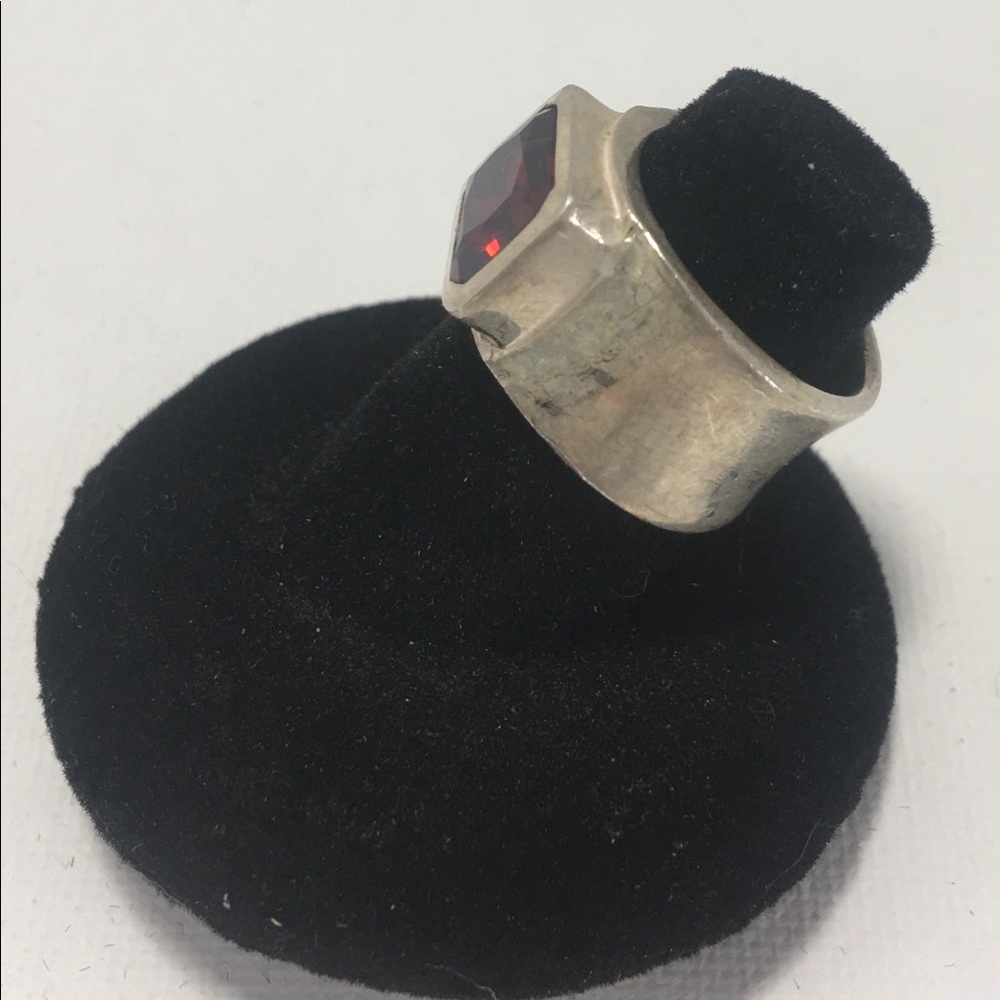 Sterling and garnet ring - Picture 2 of 6
